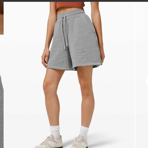 Lululemon All Yours High Rise Short *7"
Heathered Core Medium Grey - Picture 2 of 9